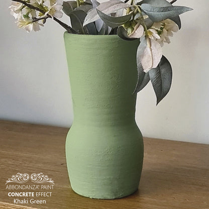 Concrete Effect Khaki Green op een vaas